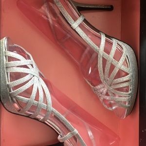 Little pumps with sparkles